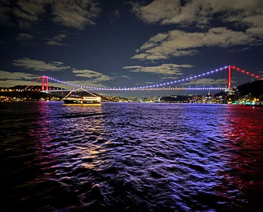 boğaz köprüsü gece manzarası